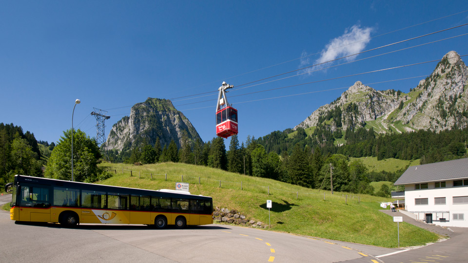 Holzegg, auberge de montagne, téléphérique, parking, vue sur Mythen